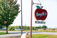 Smyth's Apple Orchard sign